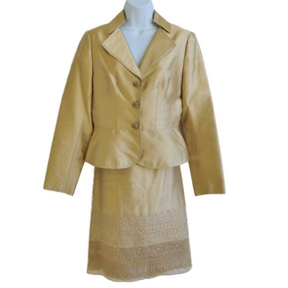 Kay Unger New York Skirt Suit Set SiLK Champagne Jewel Buttons Embroidered 6 - Picture 8 of 11
